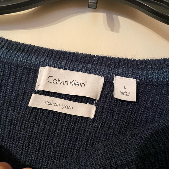 Italian Yarn Calvin Klein Sweater - Picture 2 of 4